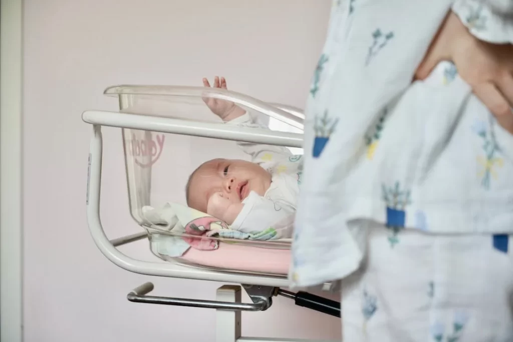新生儿健康服务以及护理指导